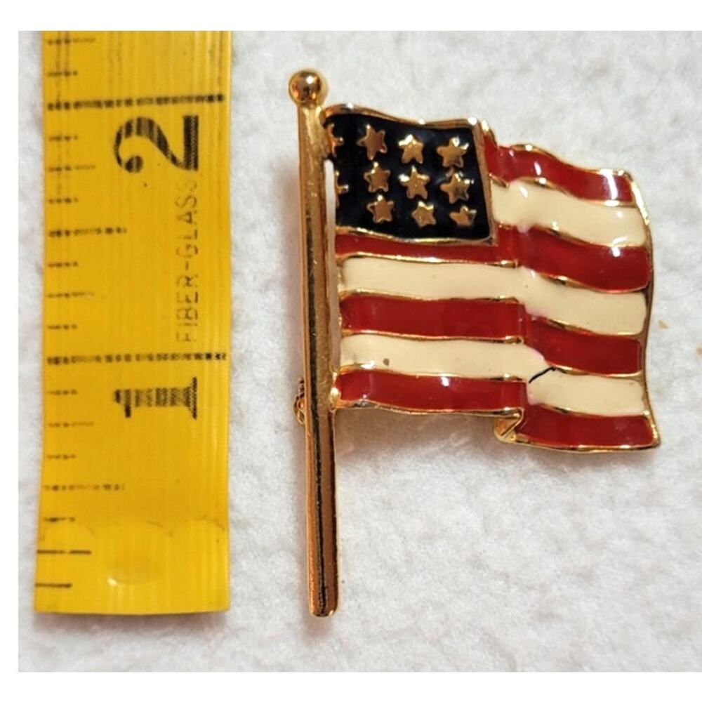 2 Inch American Flag Pin Brooch Enamel Goldtone Patriotic USA